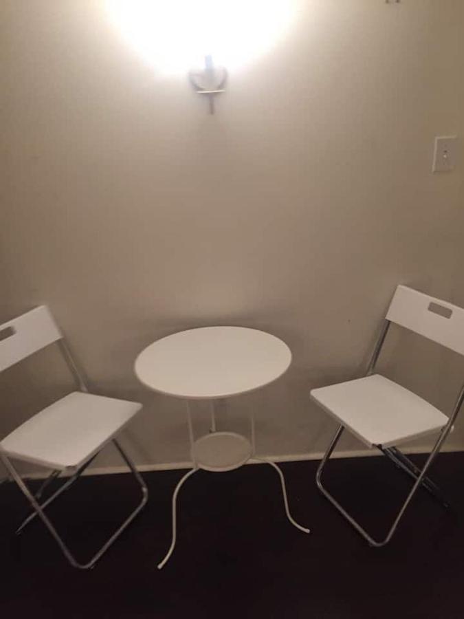 Cozy Downtown Private Rooms Near Ago トロント エクステリア 写真